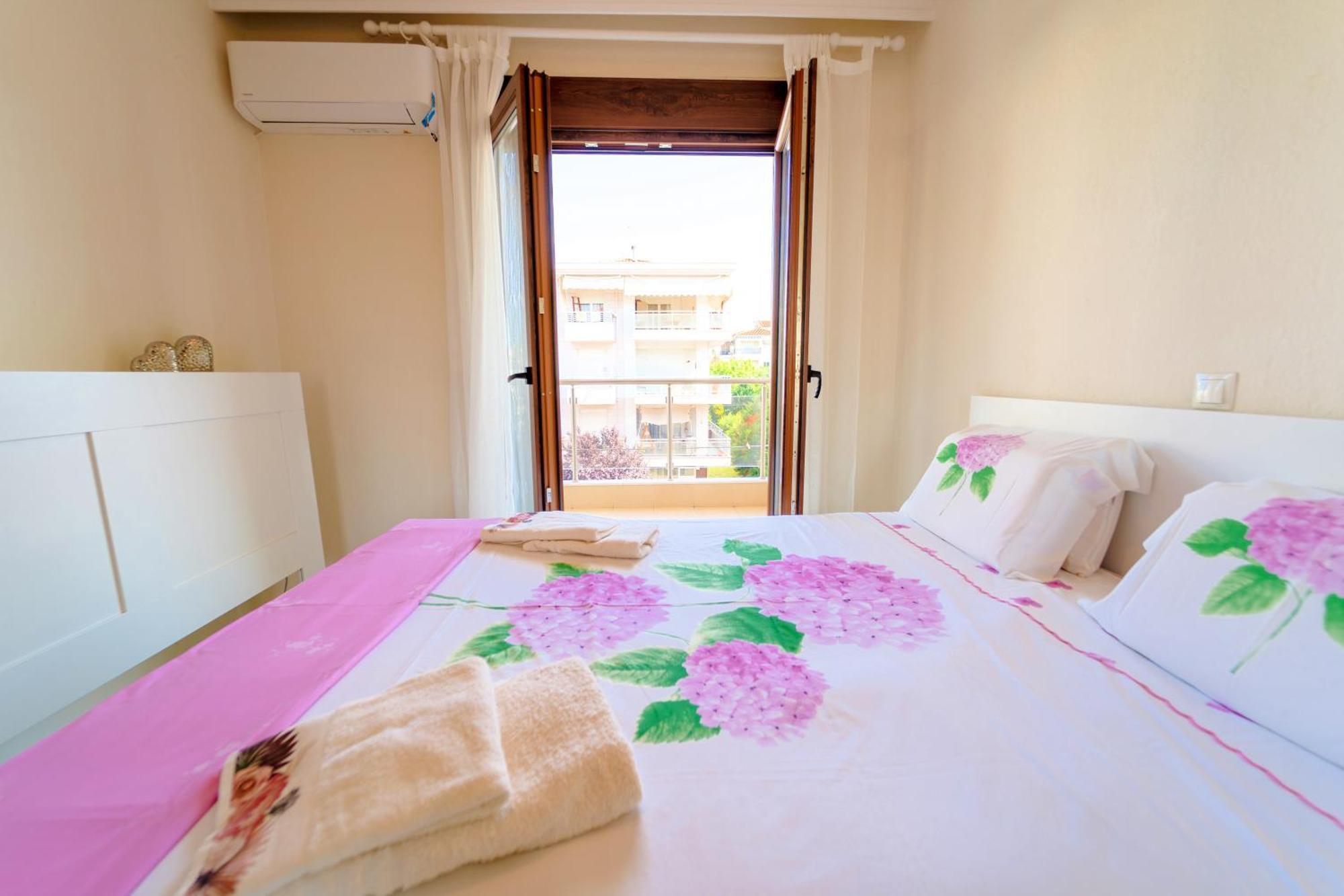 Luxury And Sunny Apartment 250 Mts From The Beach!! Peraia  Exterior photo