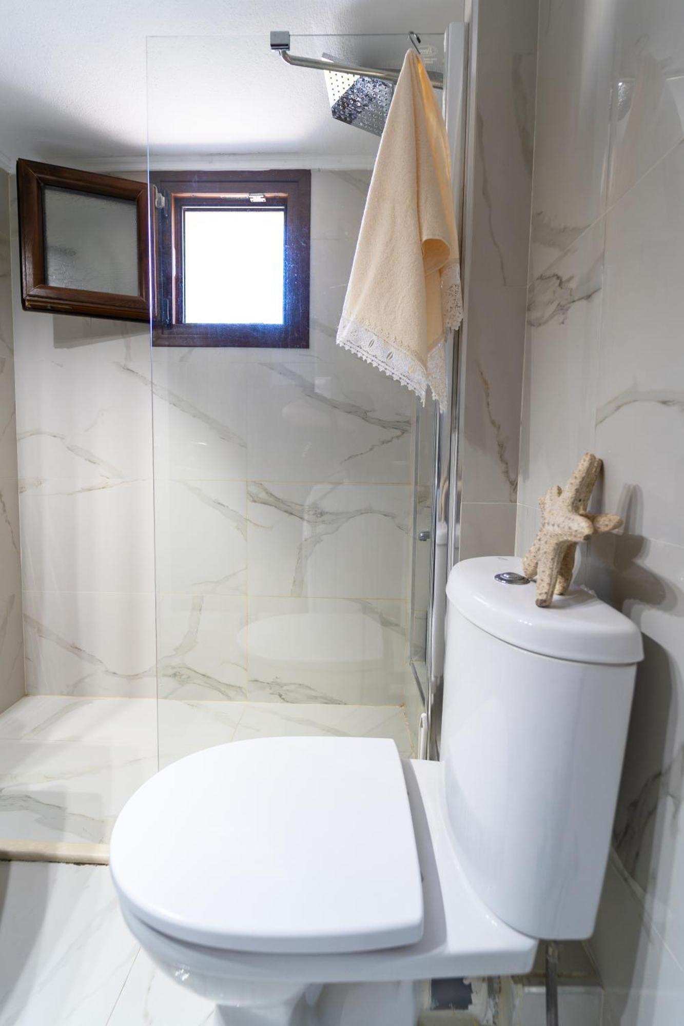 Luxury And Sunny Apartment 250 Mts From The Beach!! Peraia  Exterior photo
